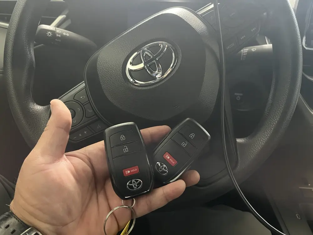 Dos llaves Toyota OEM